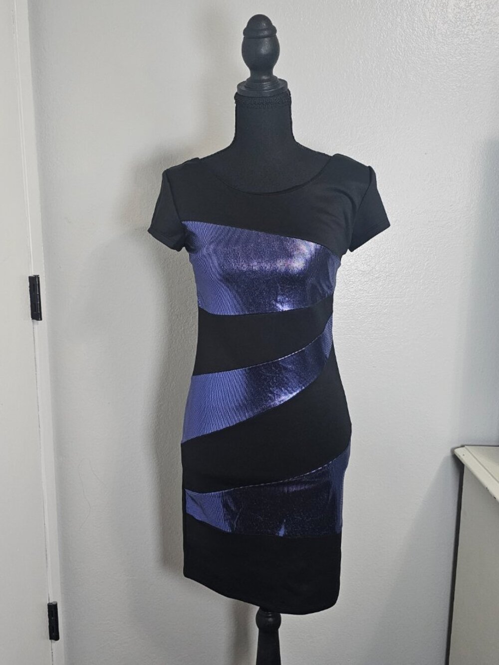 Wishes Body Fit Purple & Black Metallic Striped Backless Mini Dress - Size XS - Picture 2 of 6